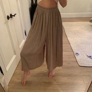 Uniqlo flowy skirt pants